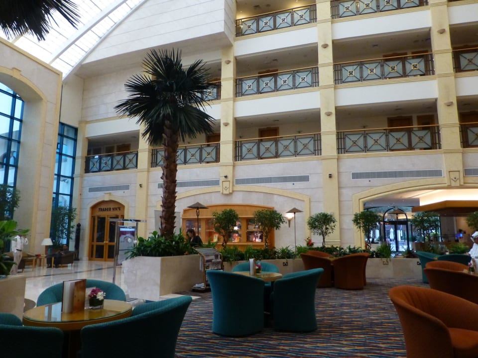 Imposante Lobby Al Ain Rotana