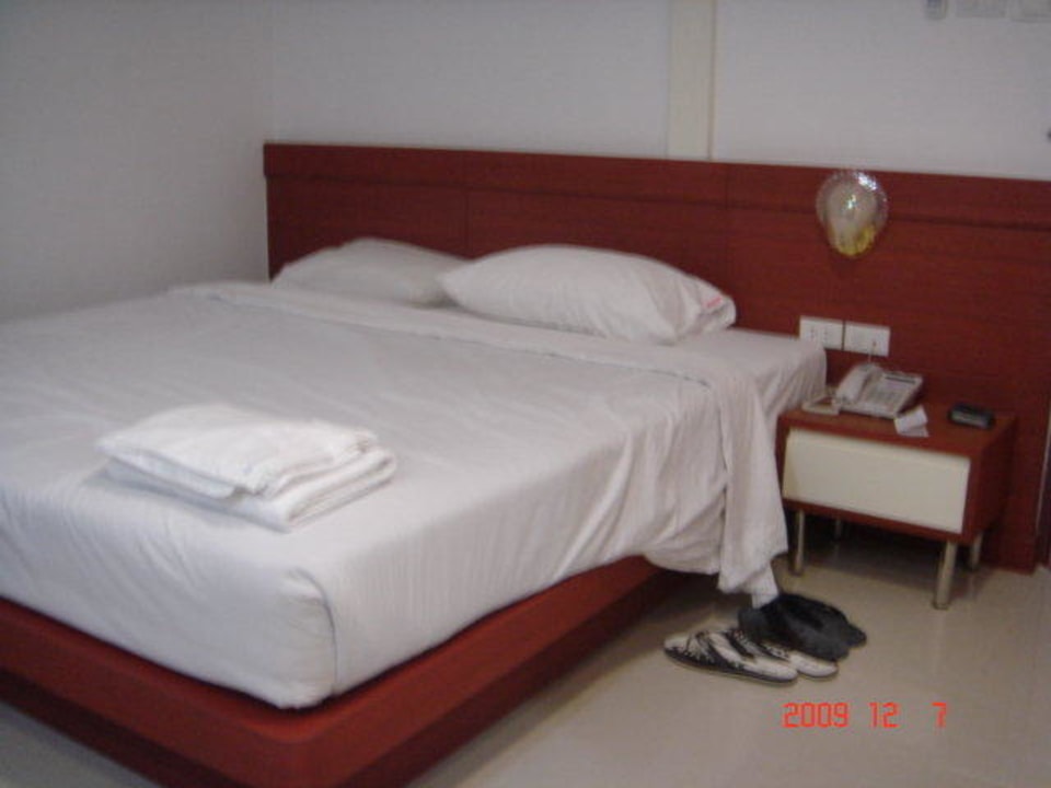 Grosses bequeme Bett Neptuna Hotel Patong