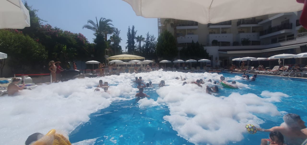 Pool Side Aquamarin Resort & Spa