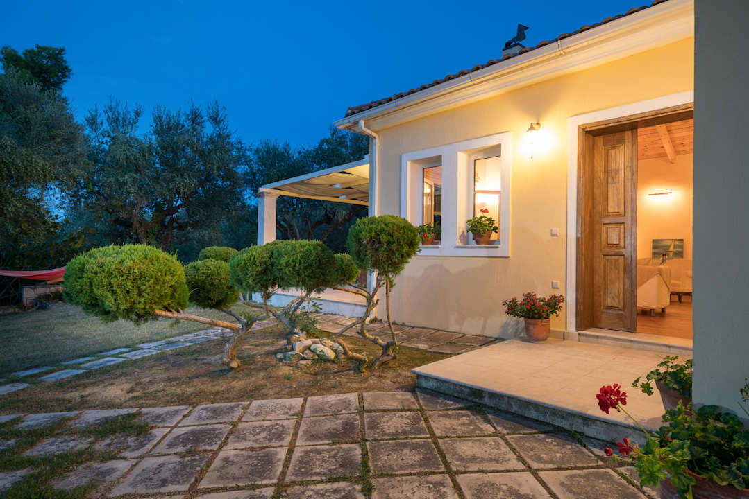 Gartenanlage Nina Residence