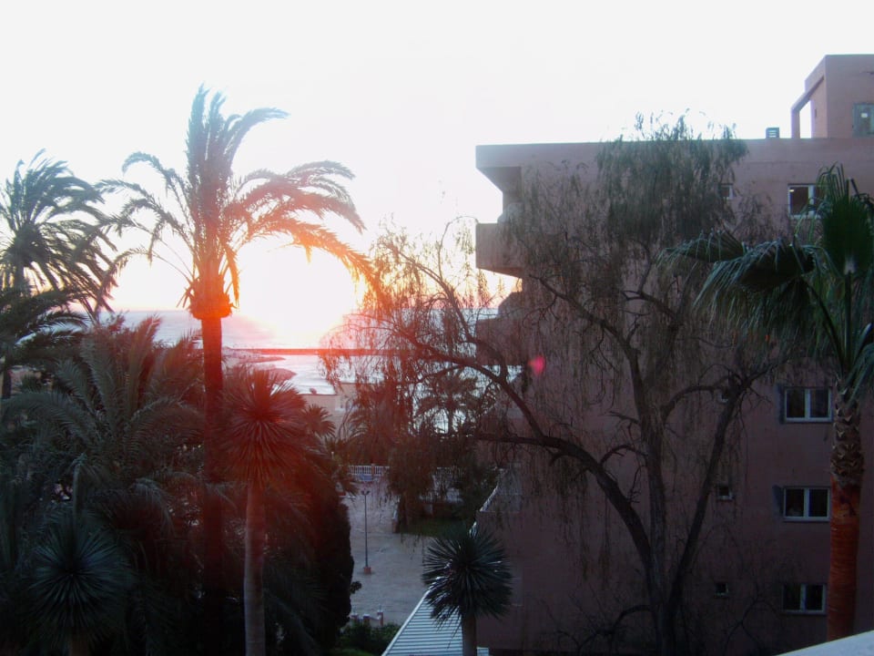 Ausblick vom Zimmer bei Sonnenaufgang Hotel Best Siroco