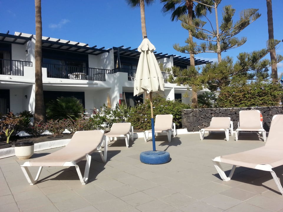 Poolbereich Liegen Bungalows & Appartements Playamar