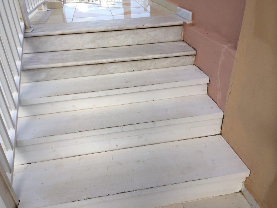 Reparierte Treppe! Belvedere Hotel & Luxury Suites