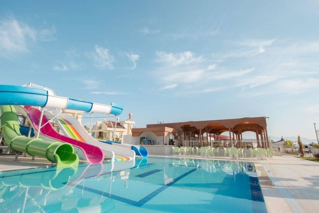 Poolanlage Maya World Park Hotel