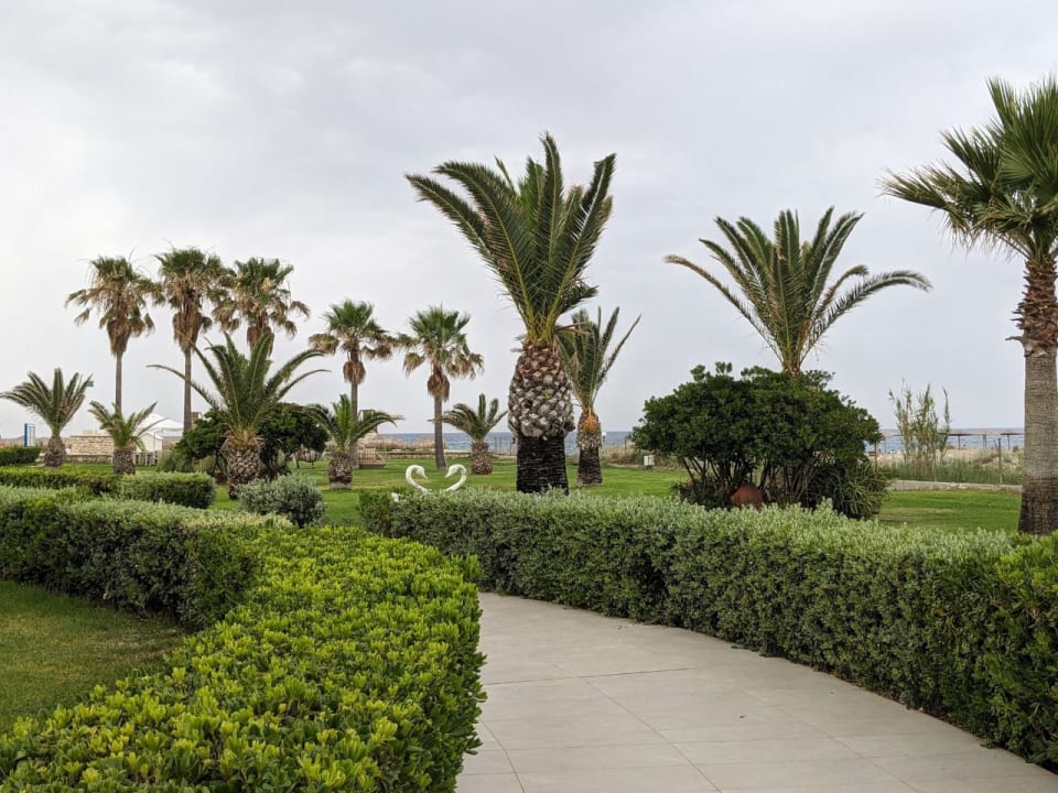 Gartenanlage Vantaris Palace