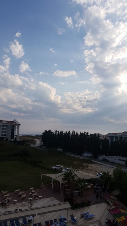 Strand Ramada Resort by Wyndham Side