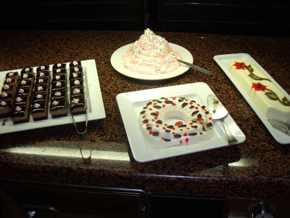 Dessert Apollonia Beach Resort & Spa