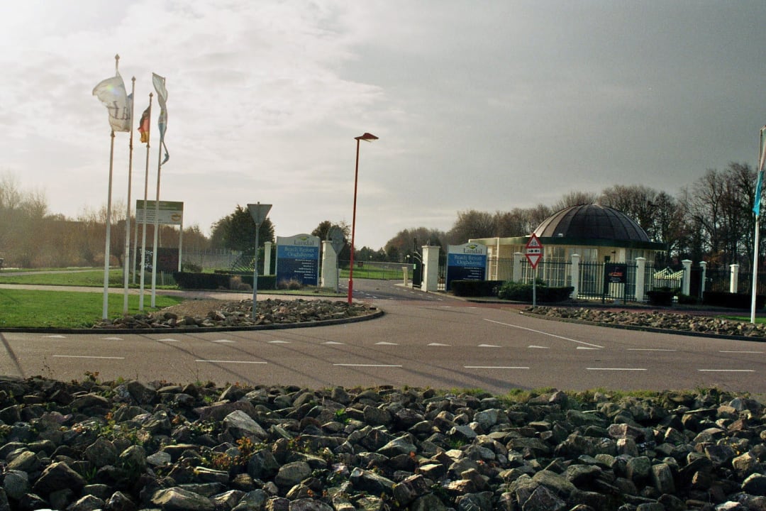 Einfahrtsbereich Landal Beach Resort Ooghduyne