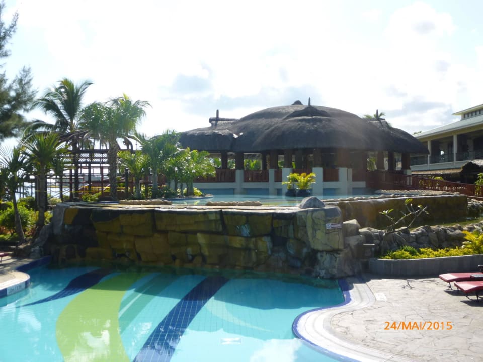Hauptpool mit Wasserfall Le Meridien Ile Maurice