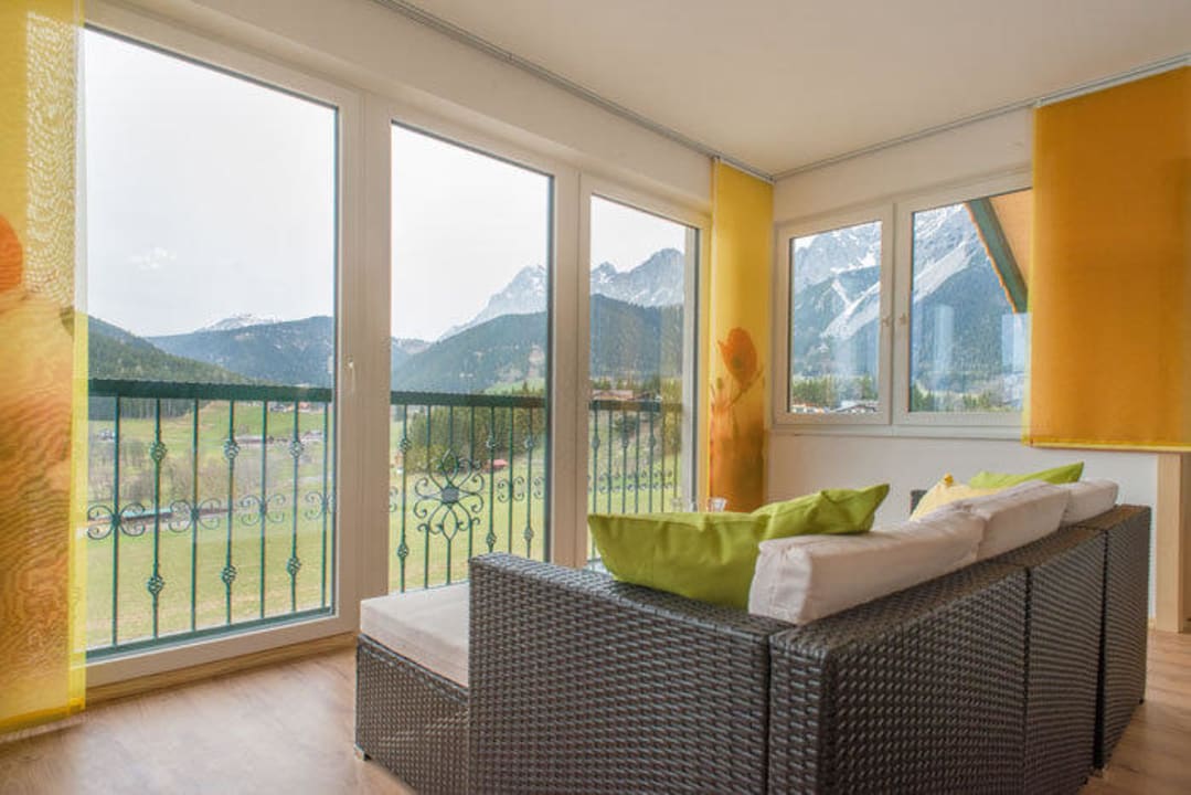 Panorama Loggia mit traumhaftem Ausblick Apartmenthaus Österreich