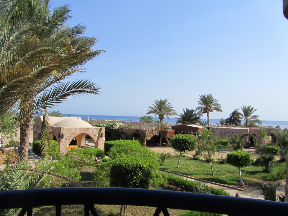 Balkonblick auf Divers Bar und Strandrestaurant Utopia Beach Club