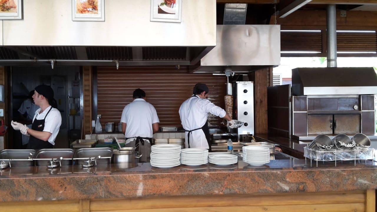 Mittags an der Strandbar Sentido Trendy Verbena Beach