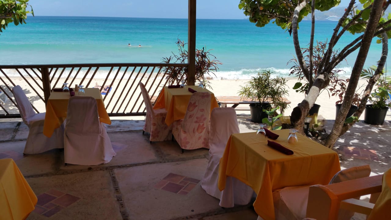 Mittag und Abendessen Hotel The Flamboyant