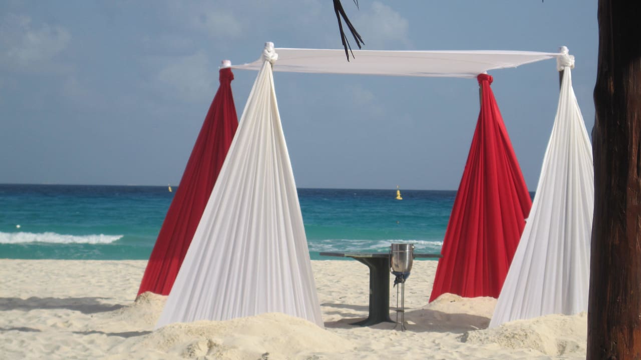 Romantic Dinner Sandos Playacar Beach Resort