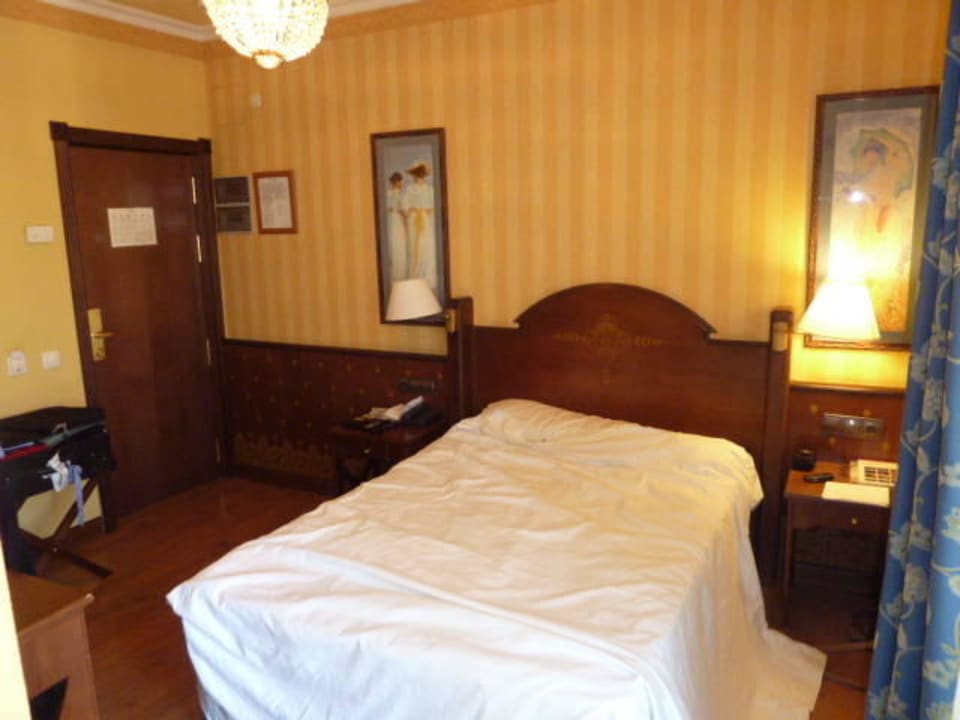Doppelzimmer One Shot Palacio Reina Victoria 04