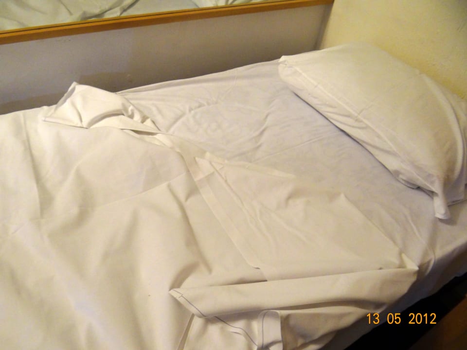 Nach Schimmel riechendes Bettzeug Days Inn Hotel & Residence
