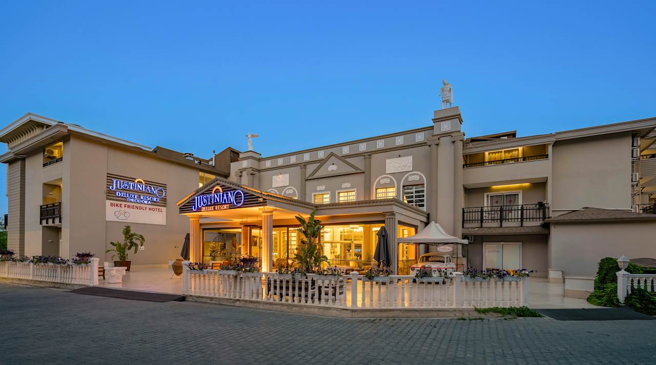 Außenansicht Justiniano Deluxe Resort