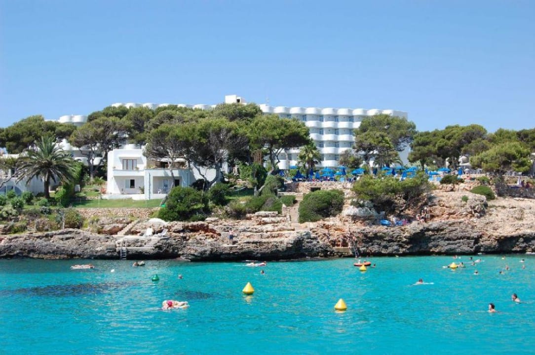 Blick auf das Hotel Cala Esmeralda Inturotel Cala Esmeralda