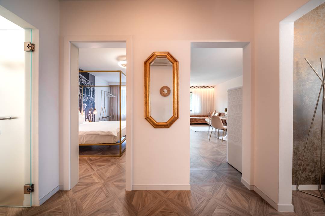 Zimmer goldfinger + suites