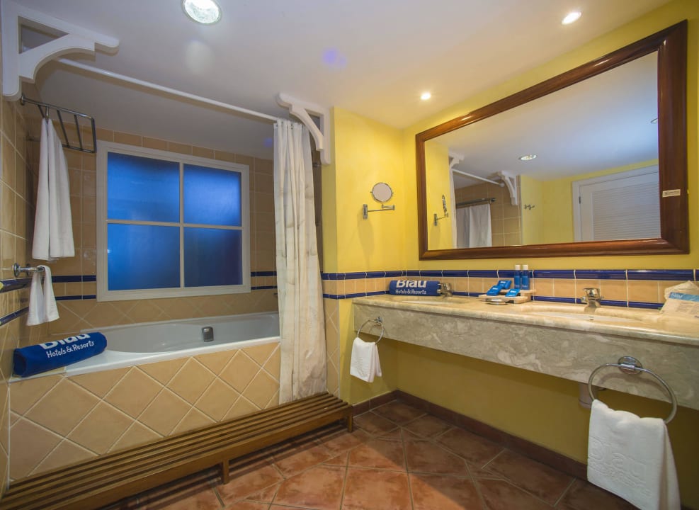 Bathroom Privilege Cayo Libertad - Adults only