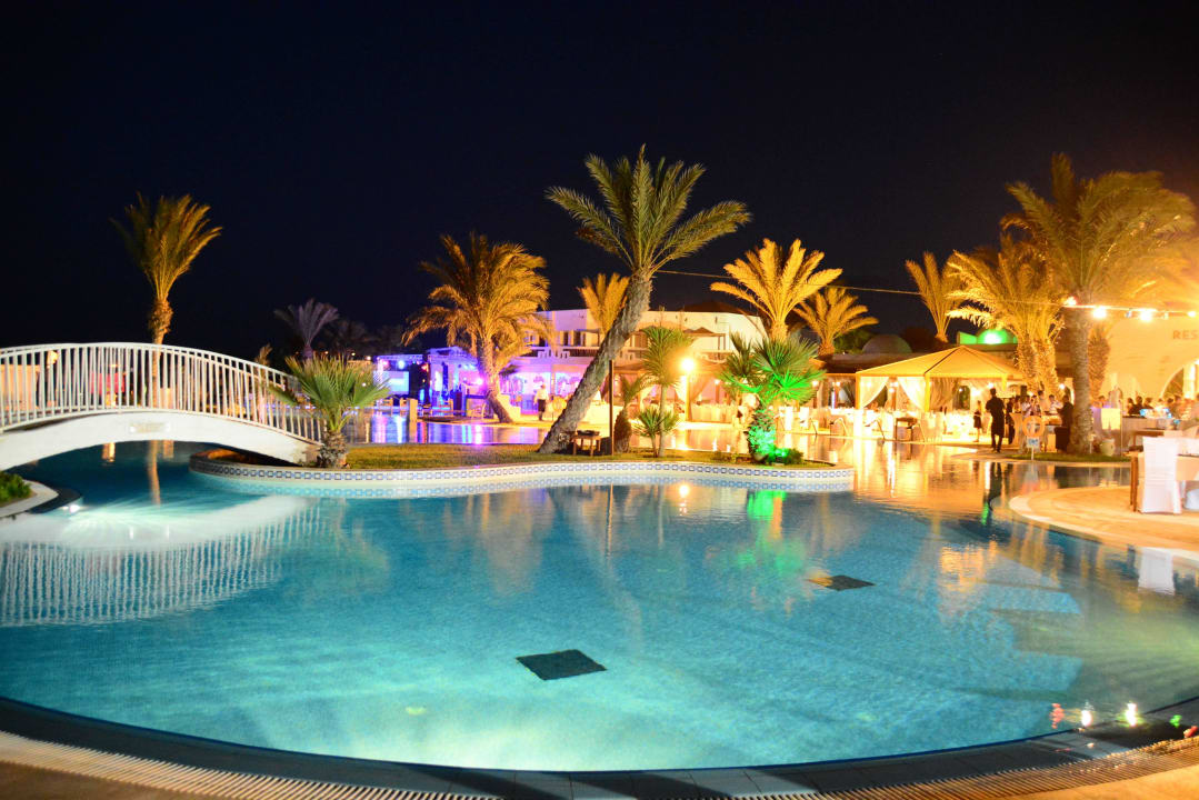 Pool bei Nacht ROBINSON DJERBA BAHIYA