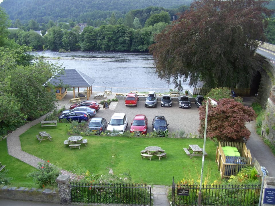 Cafe mit Parkplätzen Atholl Arms Hotel