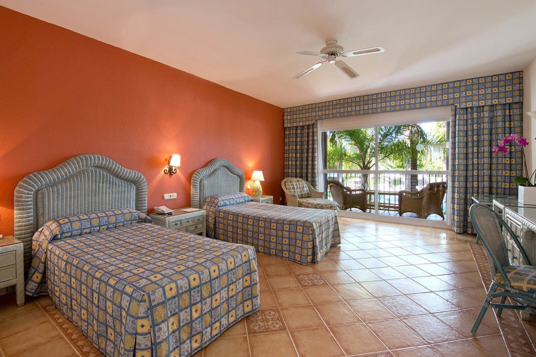 Room BlueBay Banús