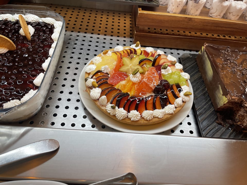 Gastro Crystal Springs Beach Hotel