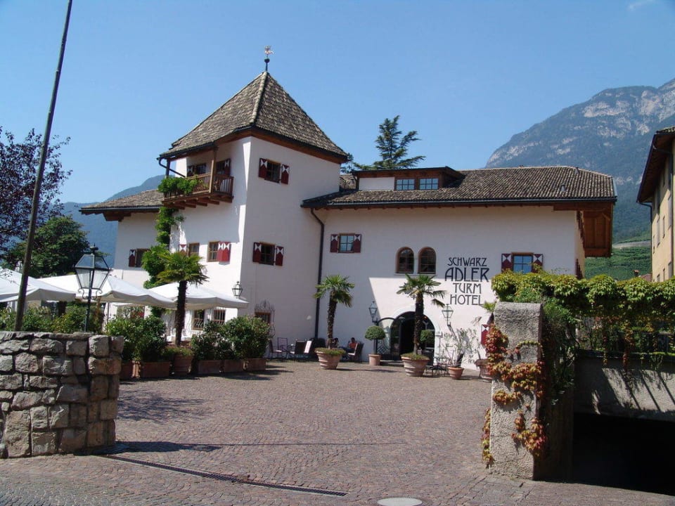 Eingang Schwarz Adler Turmhotel