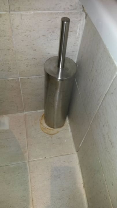 Dreckiges Bad  Hotel Nuovo Quattro Fontane