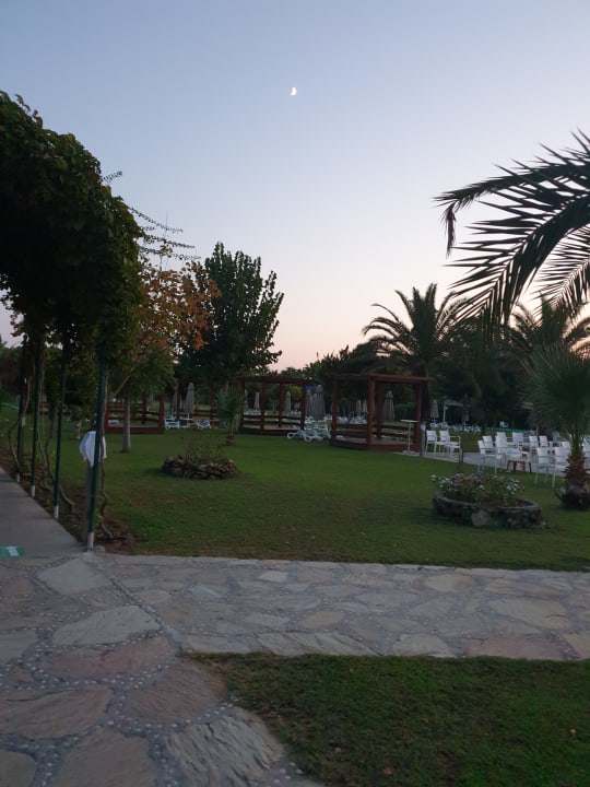 Gartenanlage Melas Lara Hotel