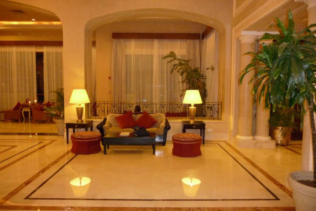 Lobby wieczorem JAZ Mirabel Beach