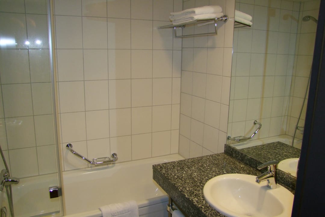 Blick ins Bad Hotel NH Frankfurt Airport