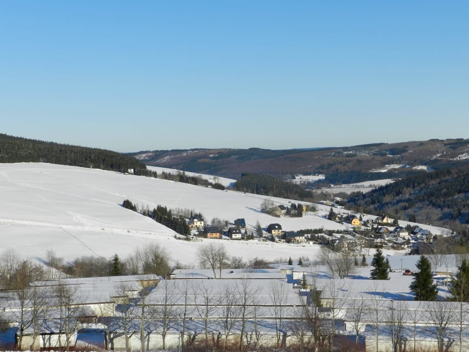 Blick aus der Panoramaetage ins Pöhlbachtal Elldus Resort - Familotel Erzgebirge