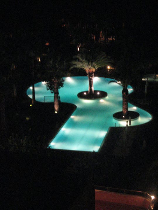 Pool bei Nacht Hotel Grand Side