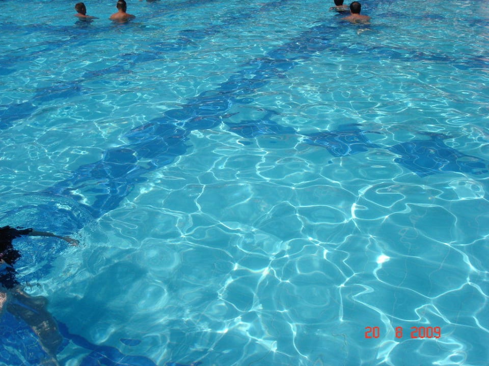 klares Wasser Club Turtas Beach Hotel