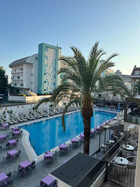 Pool Side Story Resort & Spa