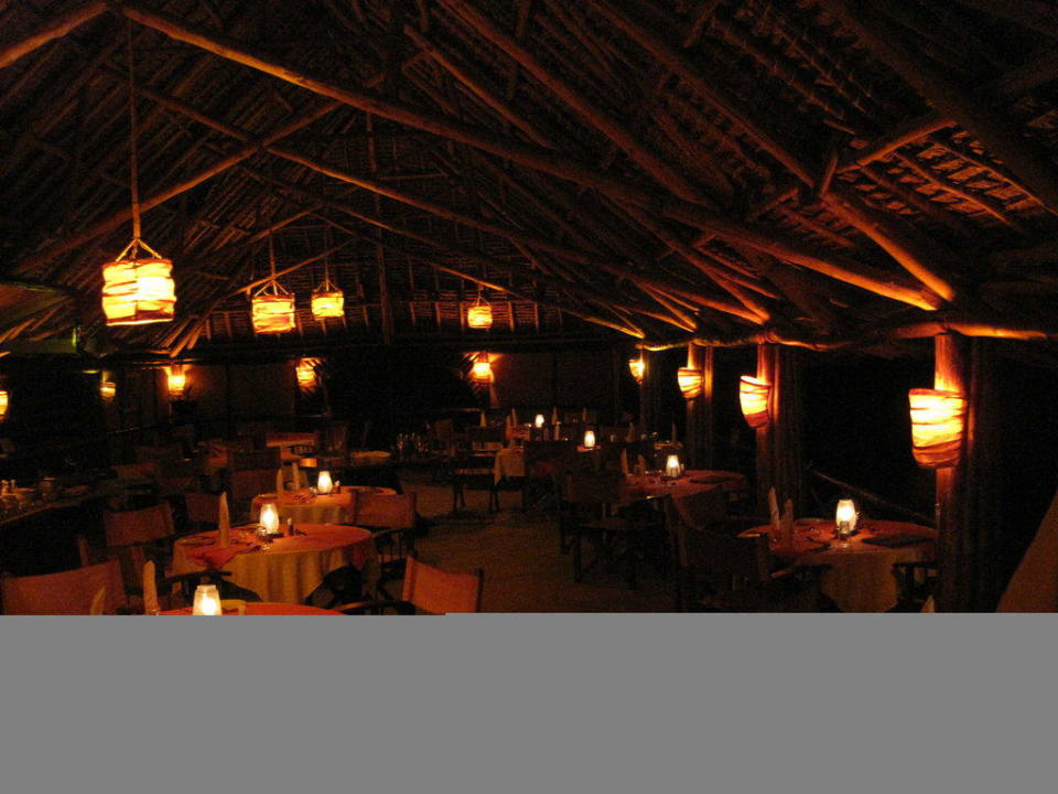 Zum Abendessen schön eingedeckt Satao Camp