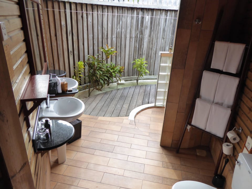 Jacuzzi Beach Villa Kuredu Island Resort & Spa