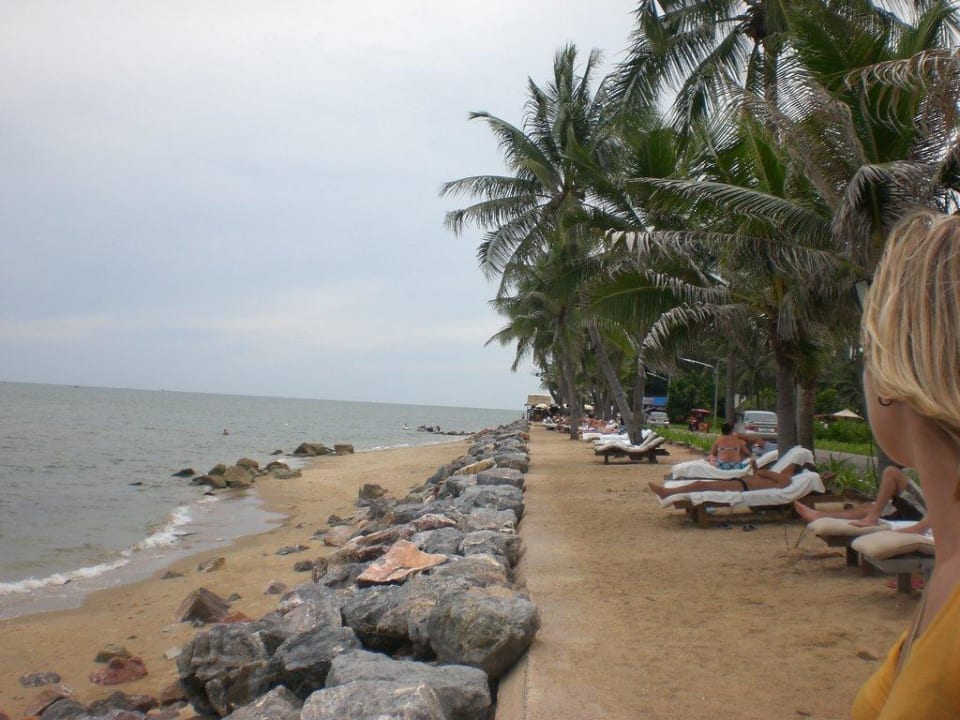 Strand Wyndham Hua Hin Pranburi Resort & Villas