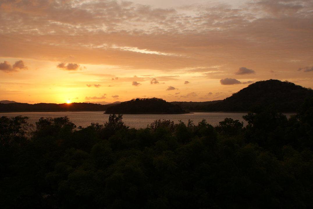 Zachód słońca Hotel Royal Lotus