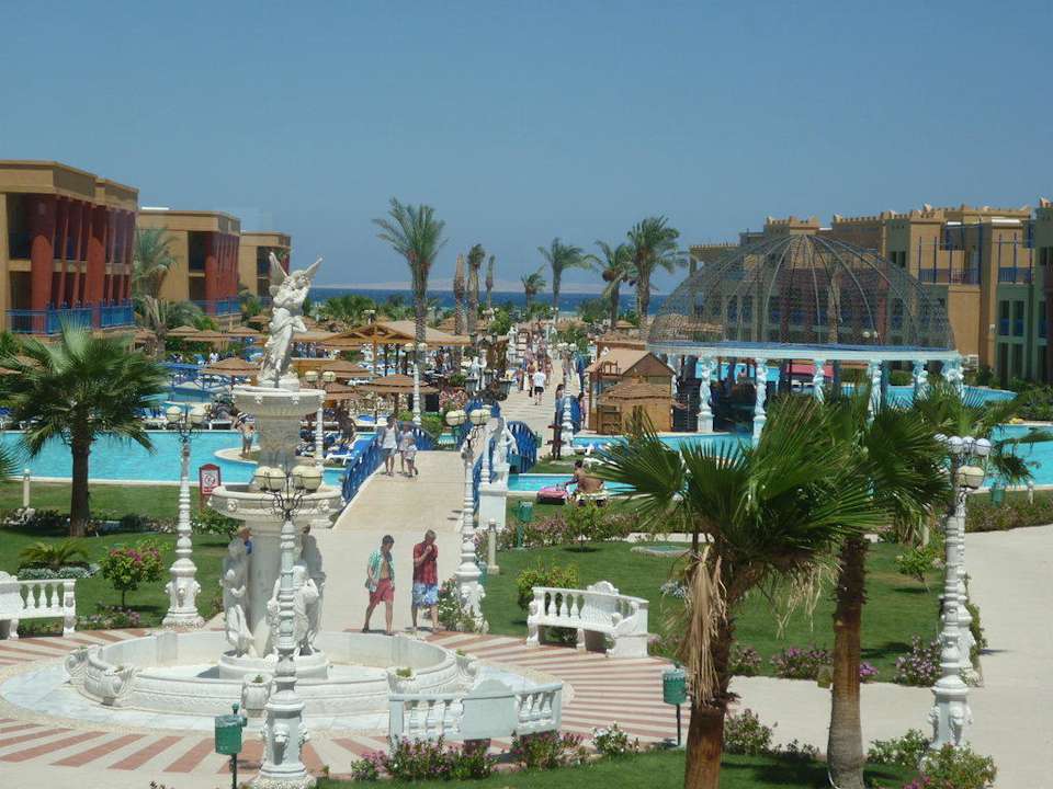 Вид с лобби бара Hotel Titanic Palace