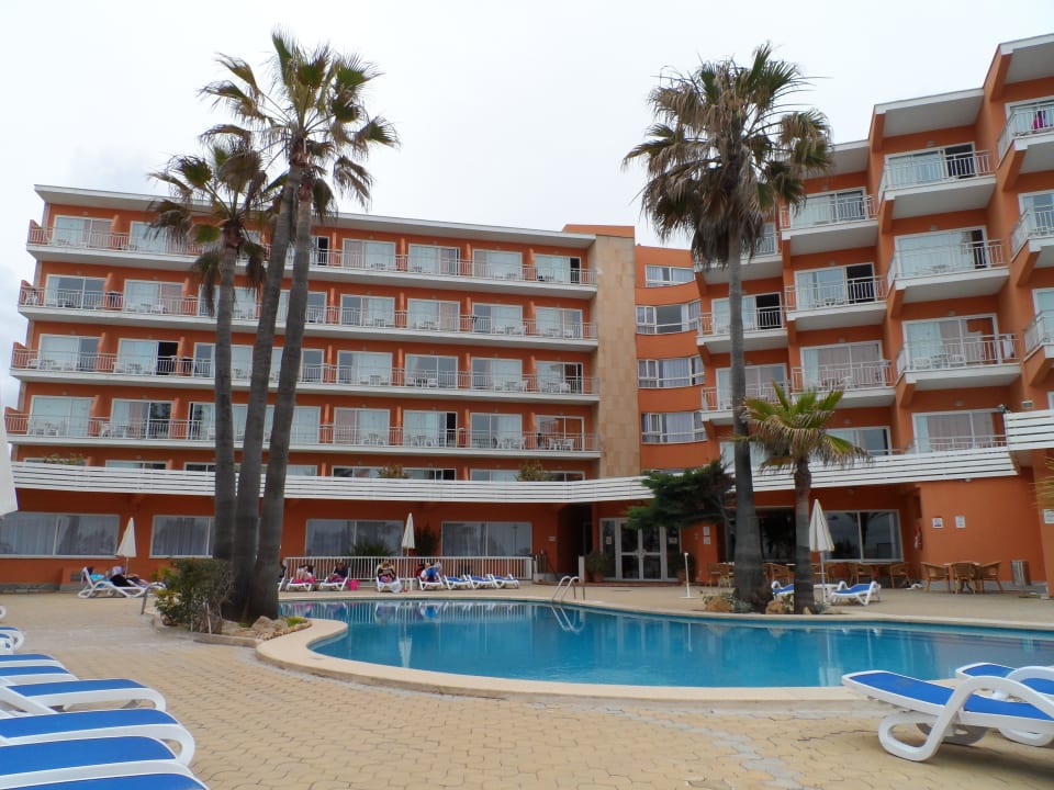 Poolanlage Blick zu den Zimmern  HSM Golden Playa