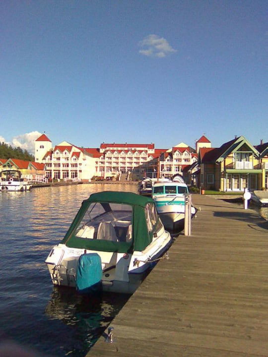Eines der Mietboote Precise Resort Hafendorf Rheinsberg
