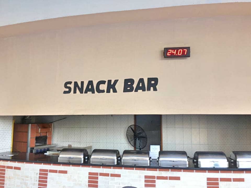 Bar Well Palace Side