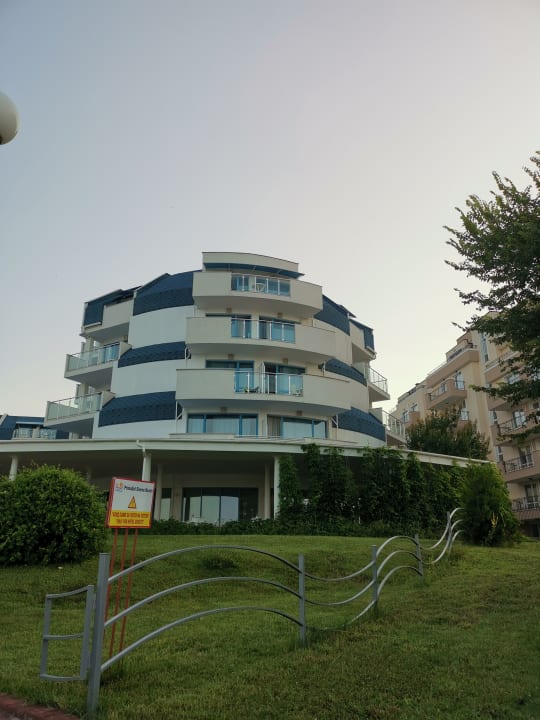 Außenansicht Hotel Sineva Beach