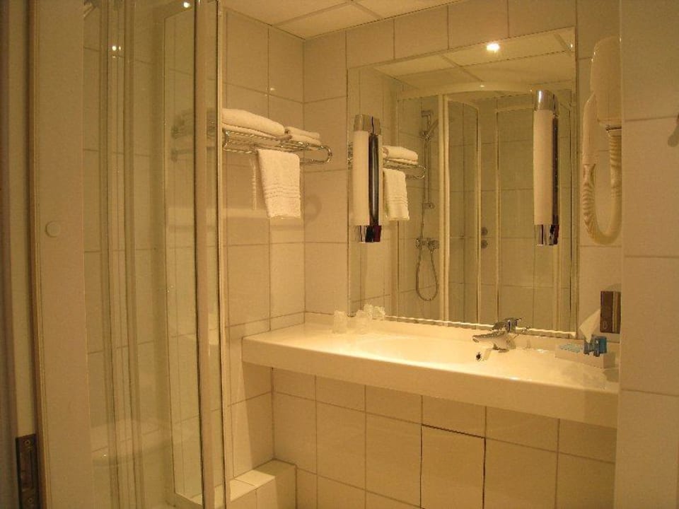 Dusche. Hotel Novotel Gdansk Centrum