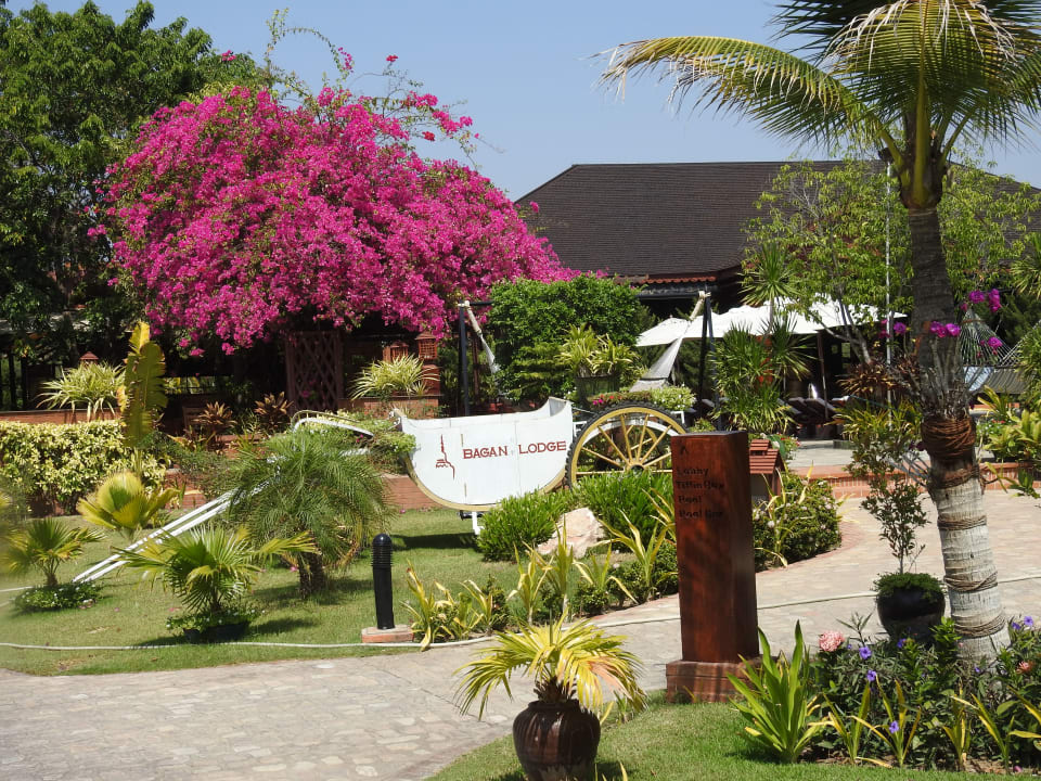 Gartenanlage Bagan Lodge