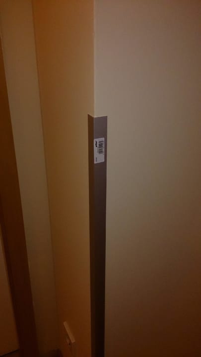 Kantenschutz mit Barcode vom Baumarkt Hotel Zum Weissen Ross