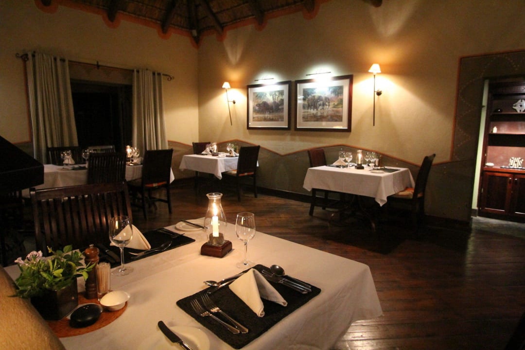 Restaurant innen Hotel Pumba Private Game Reserve